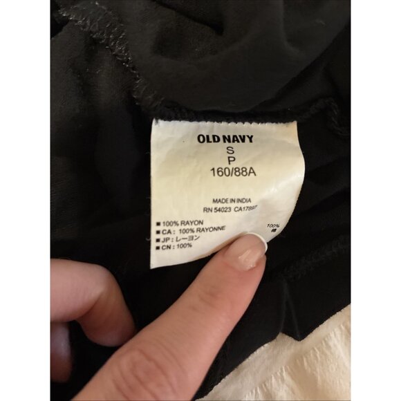 Old Navy Women’s Solid Black Round Neck 100% Rayon Tank Top Small - Picture 4 of 4